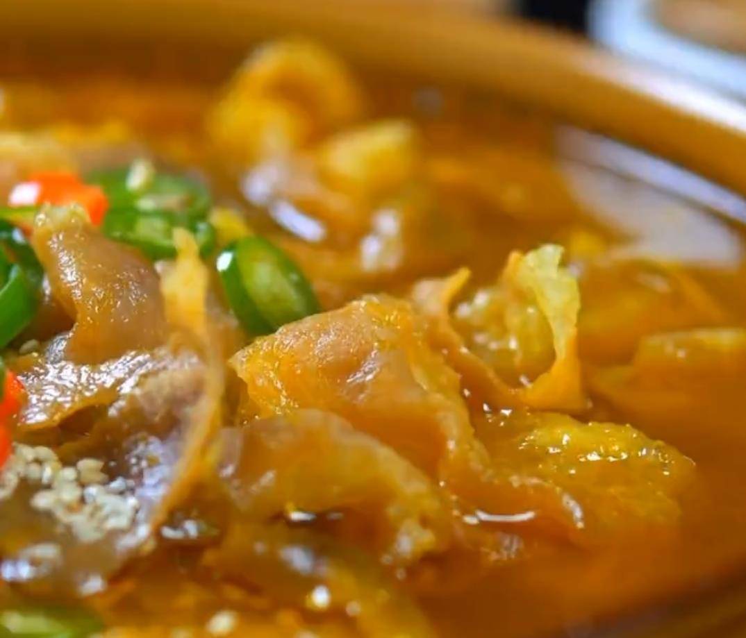 酸汤肥牛的做法第一美食 4fd48d3e173f461da52d05ae3e6c0c54.jpeg