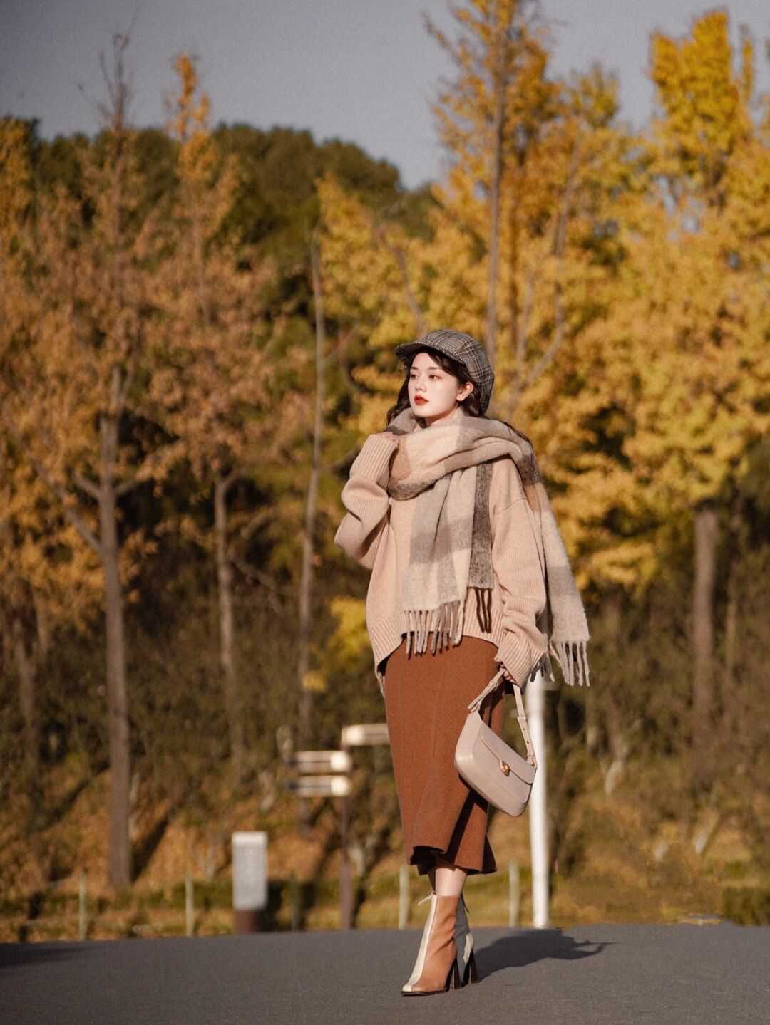 颜色 天冷了,为什么建议“毛衣搭配半身裙”,时髦精们的示范给你答案