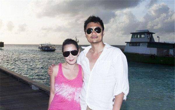 钟小江心照不宣地点了点头,还骚话连篇:结婚后可再次创作,歌唱,开巡回