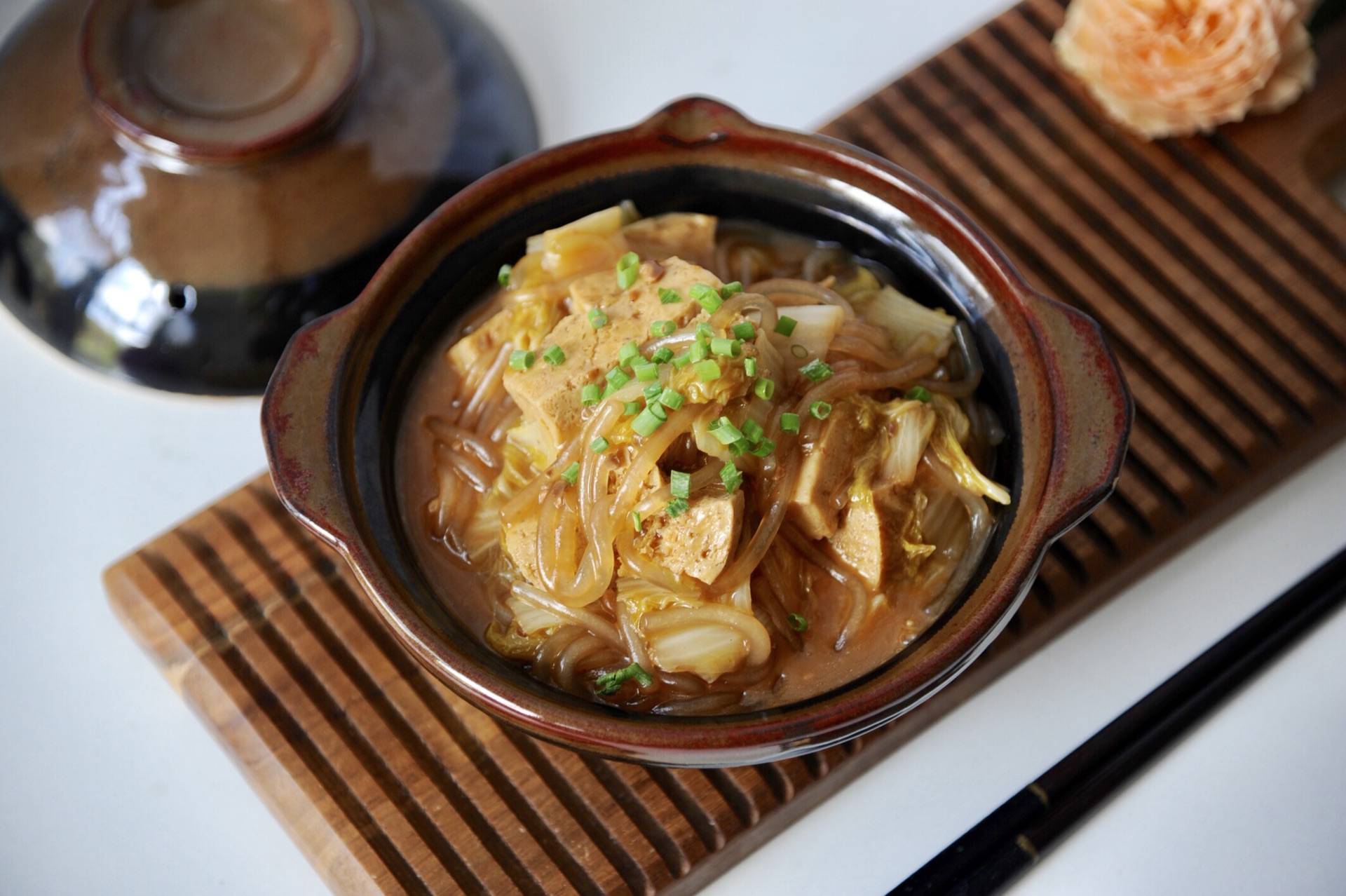 原创东北人都爱吃的一道家常菜娃娃菜粉条炖冻豆腐好吃又下饭