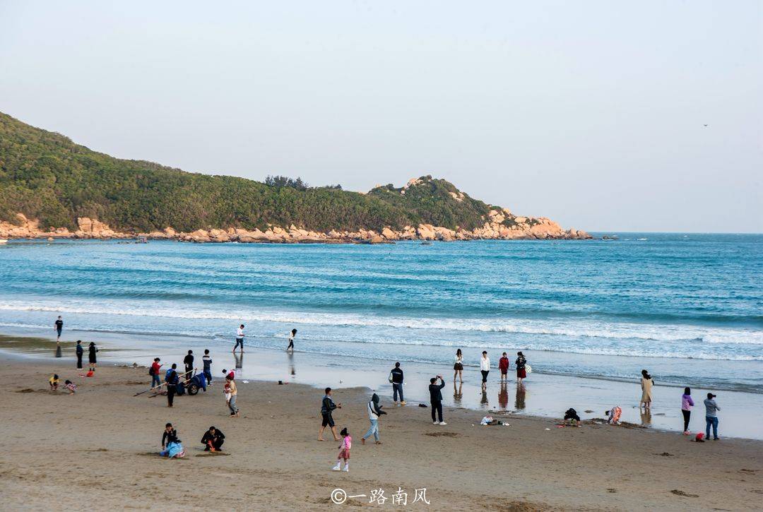 颜色|汕头地标建筑，每年夏至出现立杆不见影奇观，无数游客专程来打卡