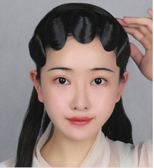 假发月样容仪俏：仿梨园戏曲造型