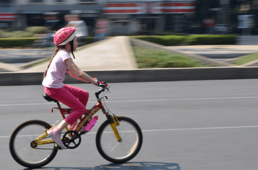 小孩子怎么学会骑自行车 008dcbadbf9b4b1ca0f8e9e1c3f26351.png
