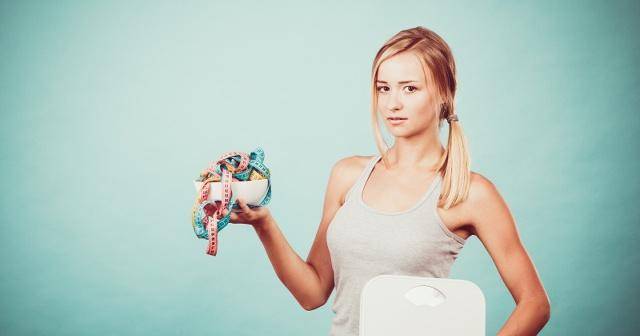 体重|正在减肥的人,吃饭坚持3原则,体重或许悄悄降下来!