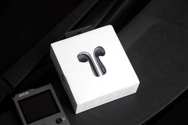 JEET ONE升级版与一代有何不同？增加无线充功能，音感提升明显