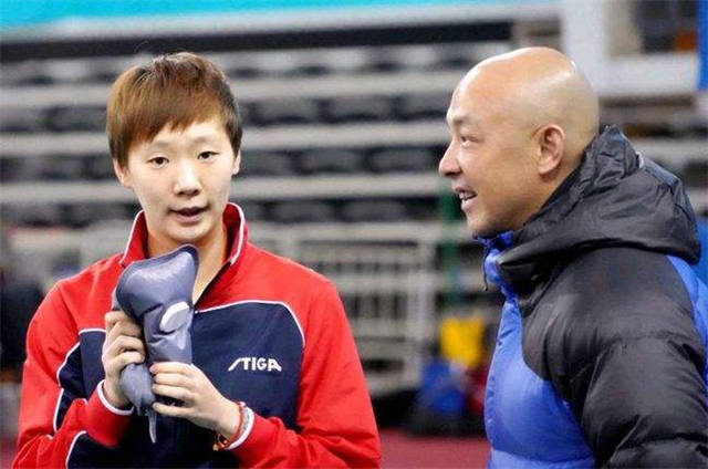 女單|王曼昱哽咽感謝幕后功臣！鄧亞萍道出孫穎莎困境，就她沒主管教練