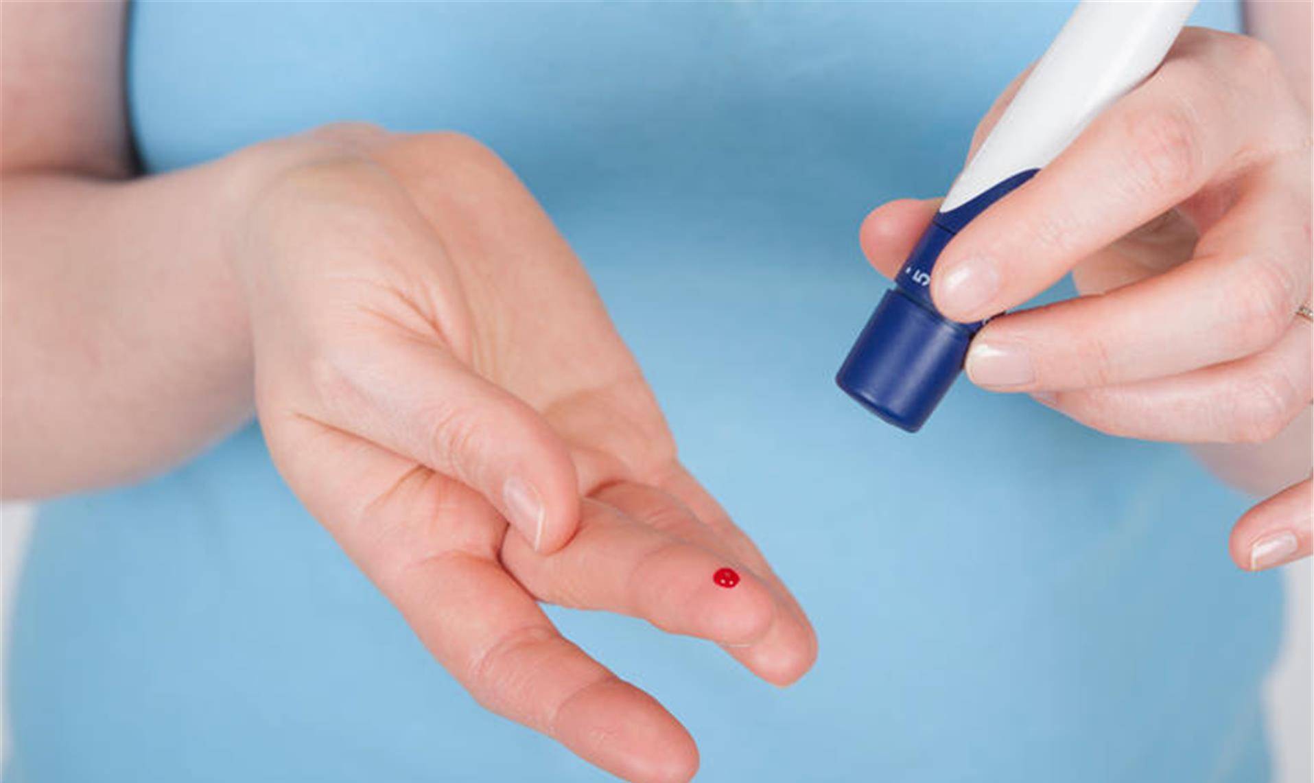 治疗|4个坏习惯会悄悄加重糖尿病病情，糖尿病防范并发症，做好这几点