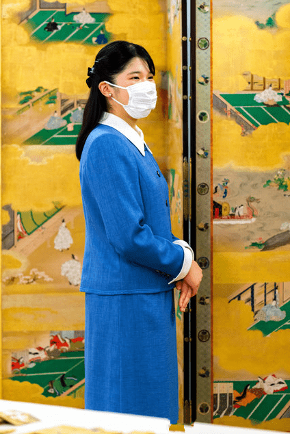 审美观 王室公主的审美观，00后爱子着装成熟，85后思蕊梵打扮时髦还前卫