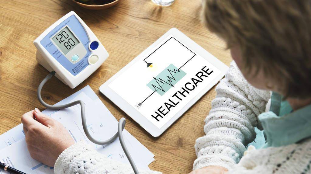 症状|尿毒症一发现就是晚期，医生忠告，高血压人群要远离四种生活习惯