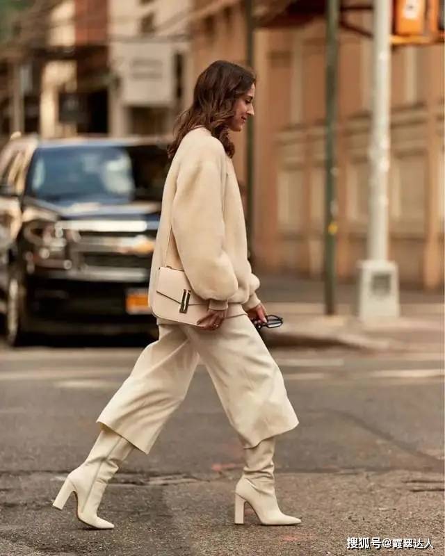 显得 冬天少穿小黑裤！瞧现在的流行“豆腐裤”，时髦特显瘦