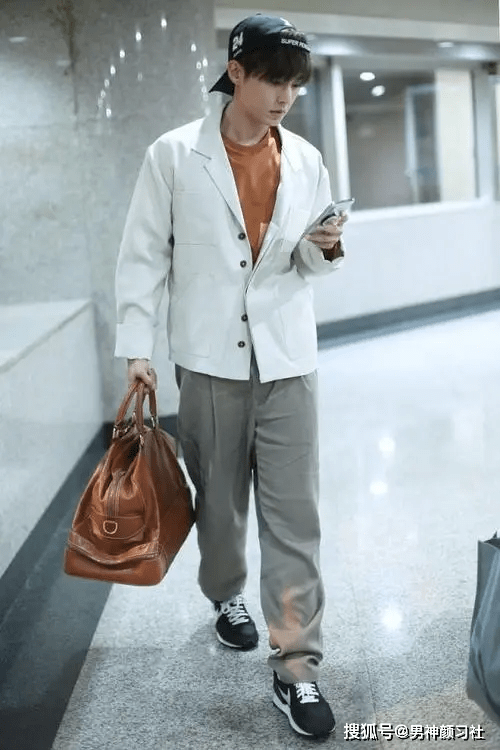 西裤 你需要一条合适的裤子，才能让你的大衣帅一整个冬天