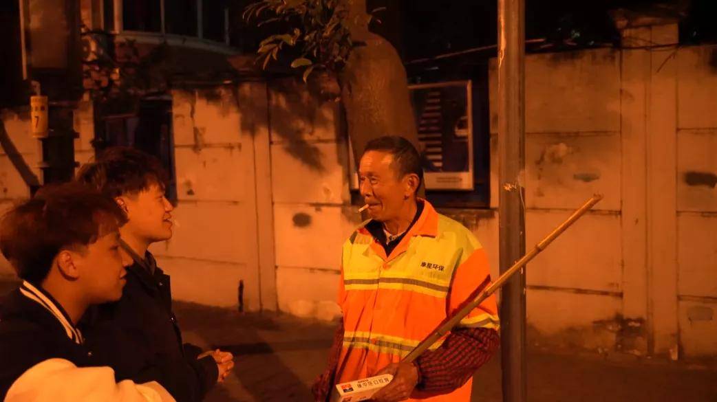 人心|寒冬送温暖,阳光暖人心 | 人工智能学院开展冬日送温暖志愿活动