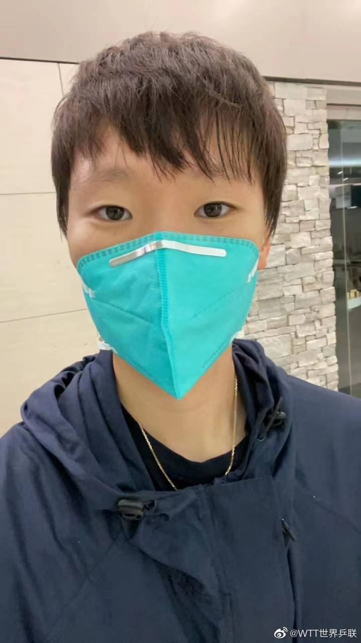 隐身|国乒抵达旧金山，转机飞新加坡，8将自拍，樊振东隐身，陈梦发声