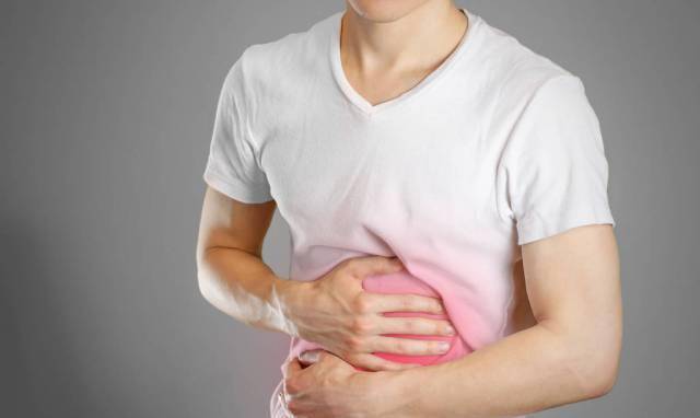 肝脏|33岁男子腹痛入院，查出肝病晚期，医生惋惜：只因两种行为害了他