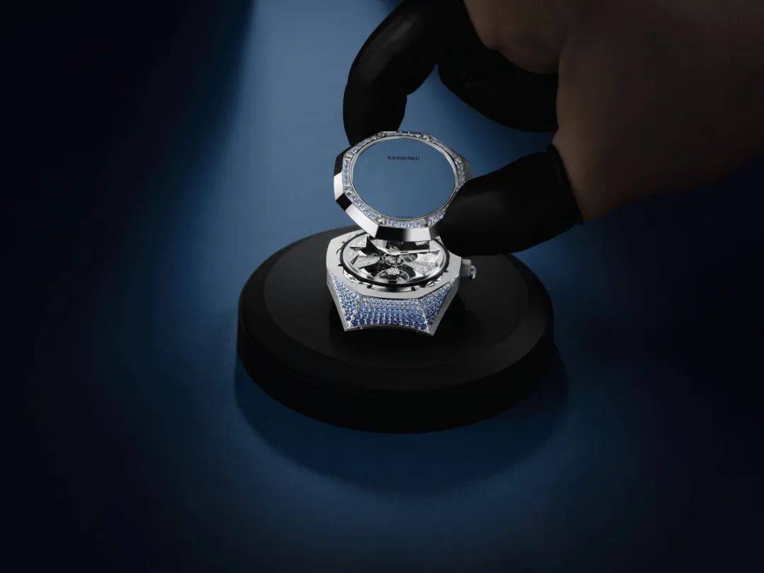 爱彼当高级制表遇上璀璨珠宝，这无敌魅力没人能抵挡！