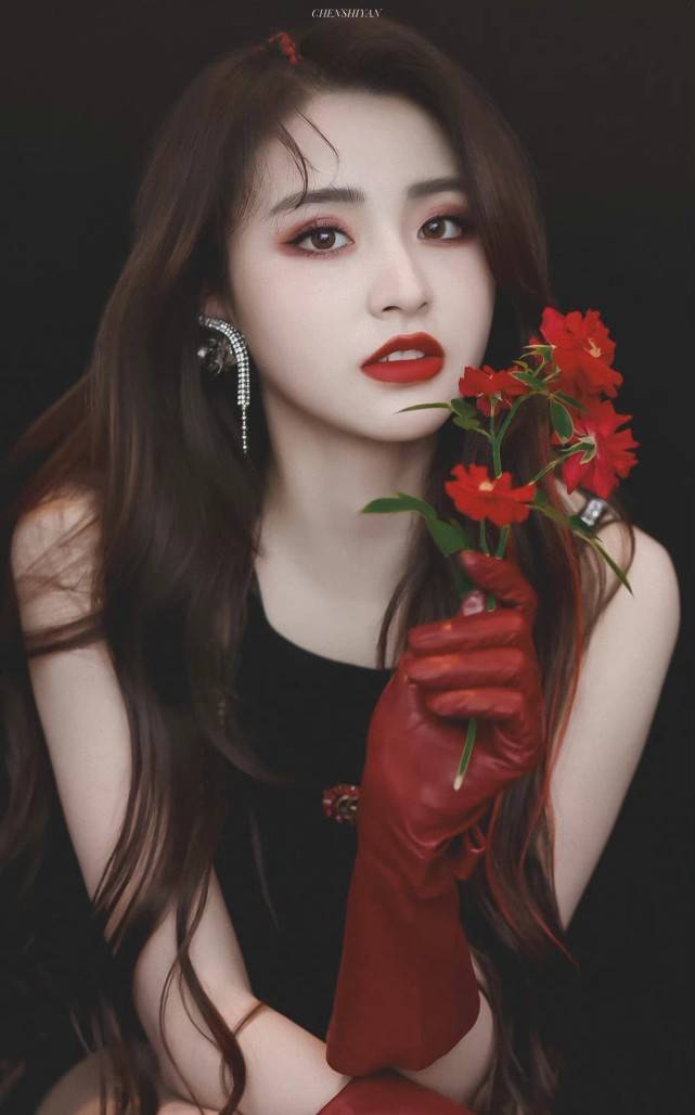 内地|金子涵加入乐华新女团，公式照被吐槽无美工，造型身材管理引争议