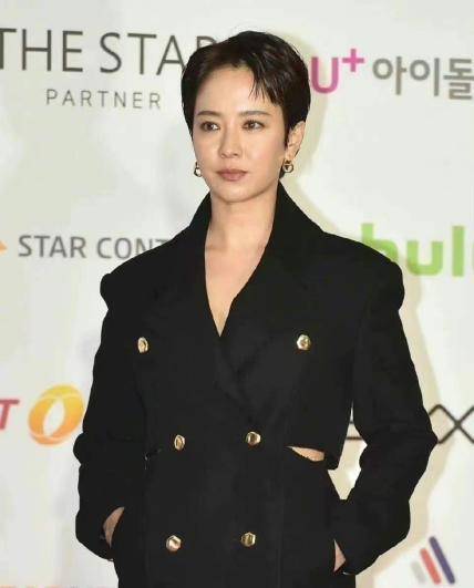 宋智孝aaa红毯造型惊人 这还是你认识的她吗 欧尼 节目 本人