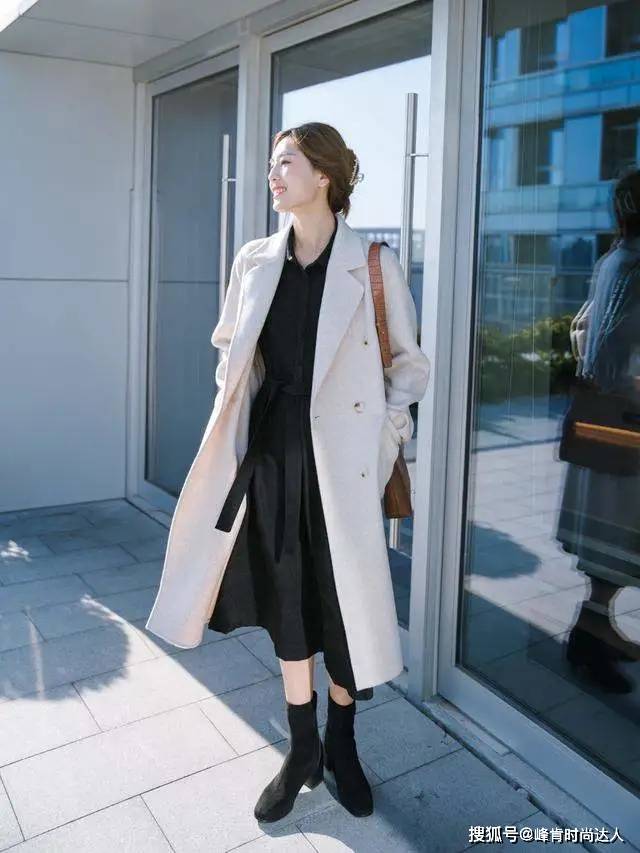 饱和度 奔40岁的女人,不要总穿黑白灰,多穿这3个“高级色”减龄又时髦