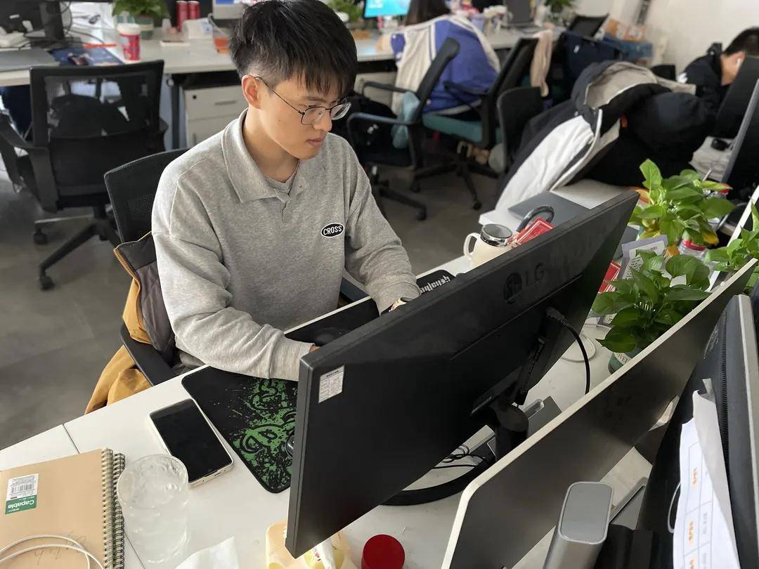 西安石油大学学子在国际顶级期刊发表论文