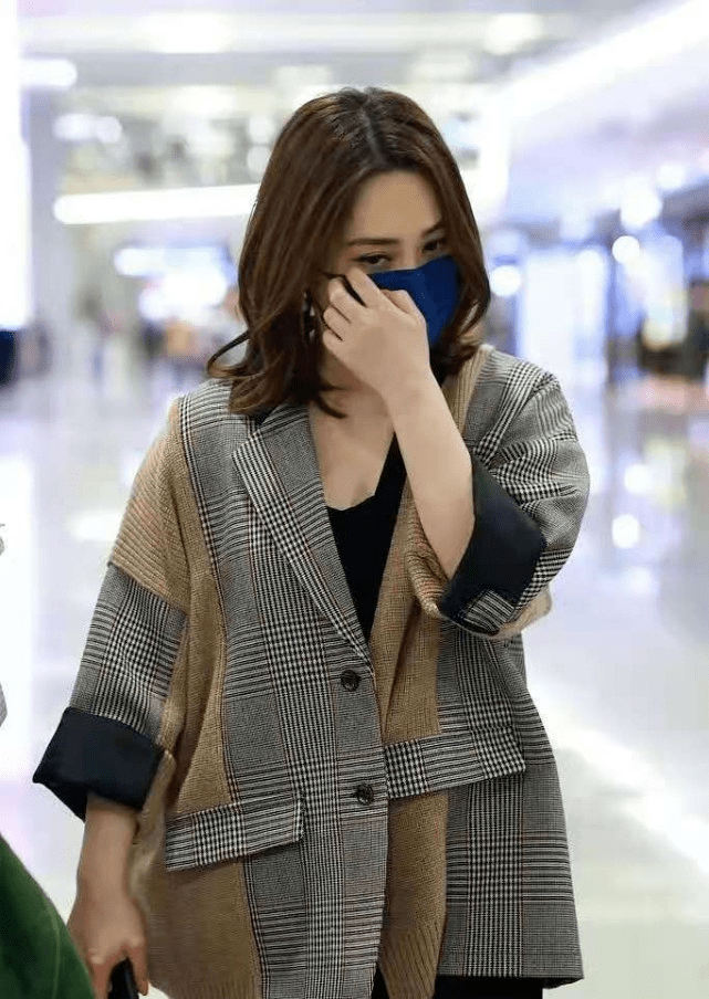 美貌 40岁阿娇也老了！新剧穿皮草变最胖妲己美貌打折，大妈身材太抢眼