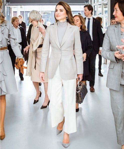 黑色 拉尼娅的其他造型分析