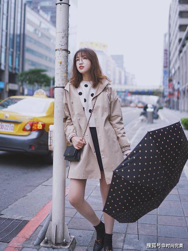 身材 初秋穿“风衣”该如何搭配?学会这两个穿搭技巧,穿出时髦感!