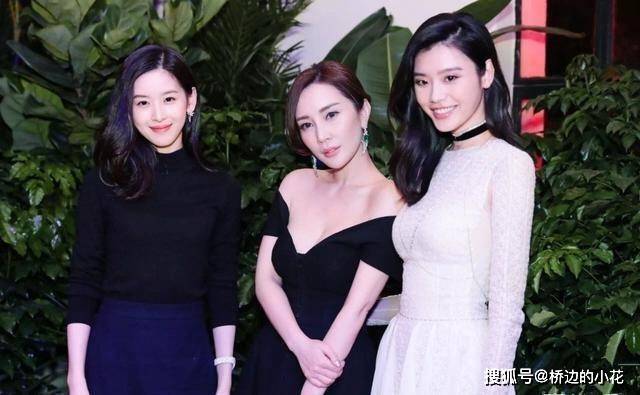 颜色 是不是真豪门贵妇，一眼就能看出来，章泽天与超模气质太不一样