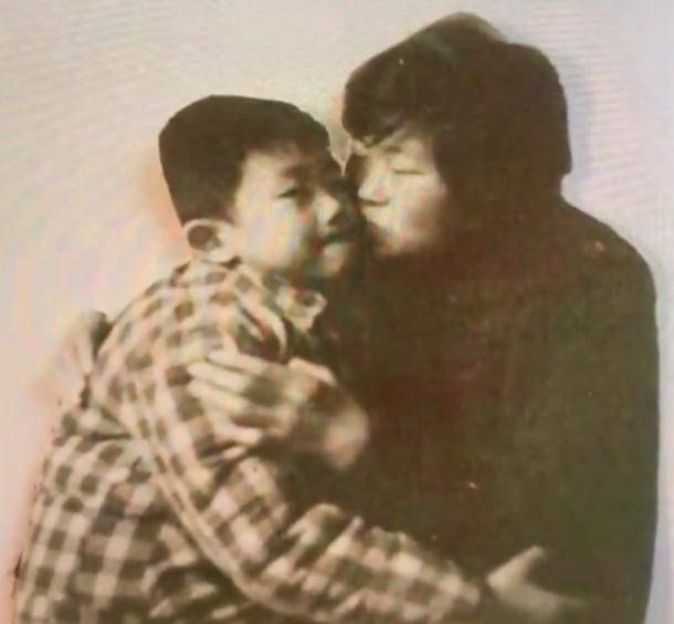 骰子|从“情感专家”,到专职带货,涂磊是如何自毁前程的?