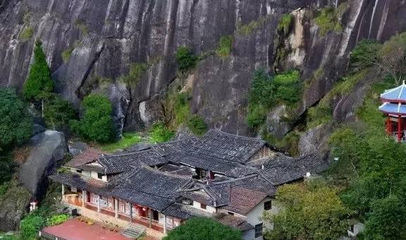 莆田这座山被宋人称之小武夷,据说还是座驱邪山... 莆田这座山被宋人称之小武夷,据说还是座驱邪山...