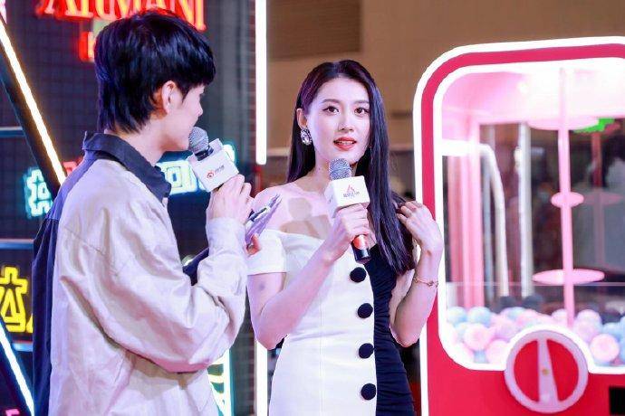 舞台|百位大V集结青岛星光闪耀!微博2021超级红人节热闹来袭!