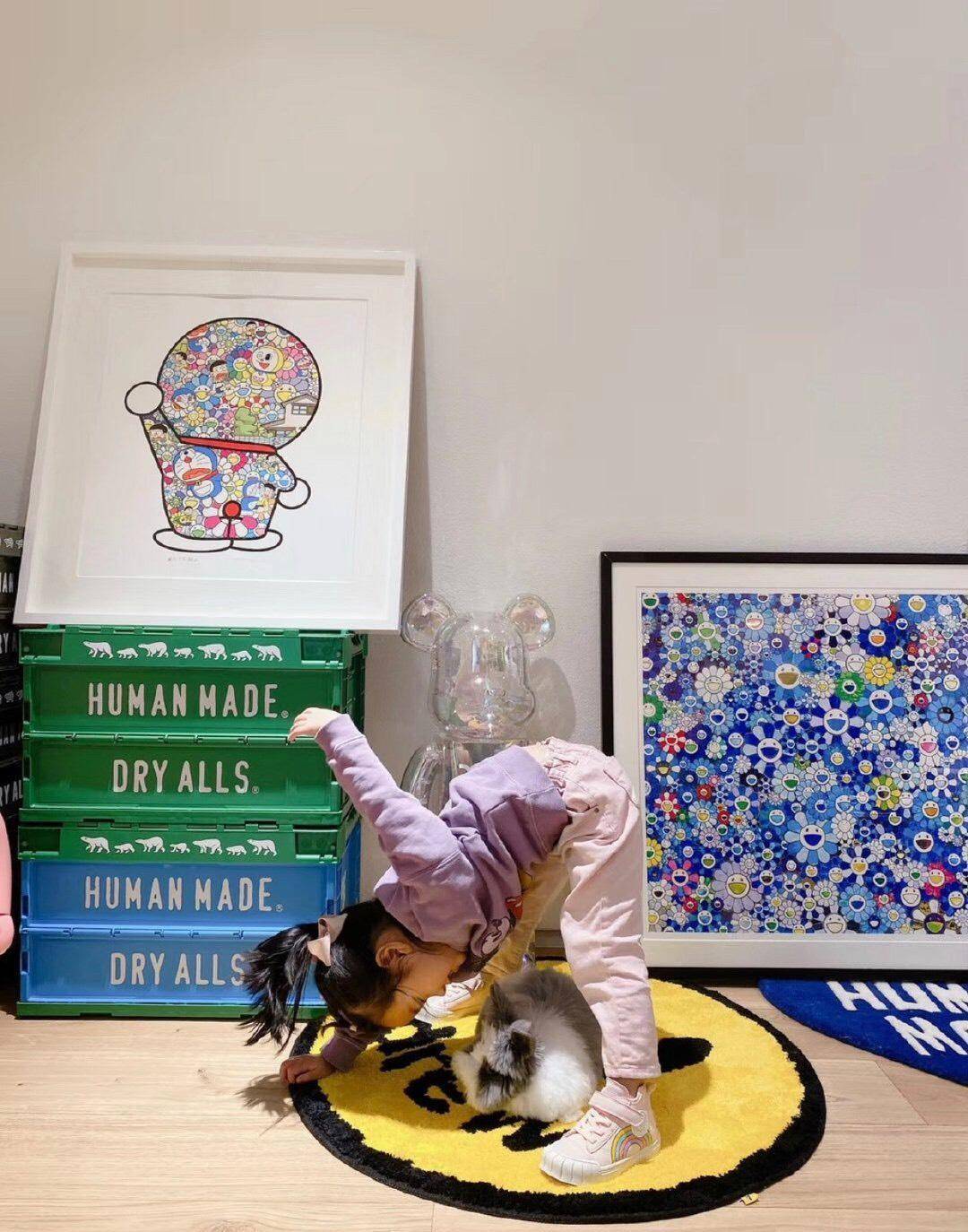 卫衣 陈赫晒女儿近照,4岁安安穿衣低调朴素,小兔牙双下巴太随爸爸