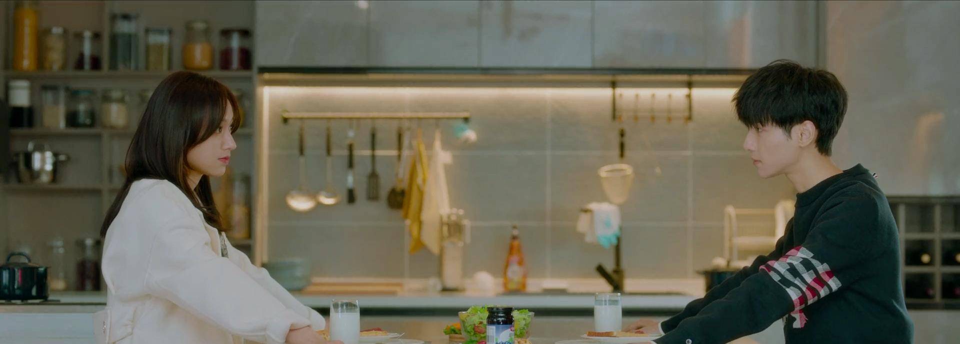 因为|因为一个莫名其妙的开场，这部剧被“嫌弃”了，有点可惜！