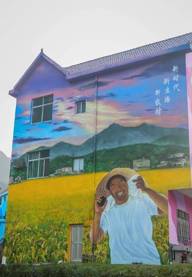 【二】大窑涂鸦艺术村根据民族特色,我们将新型农村墙绘,将民族特色与