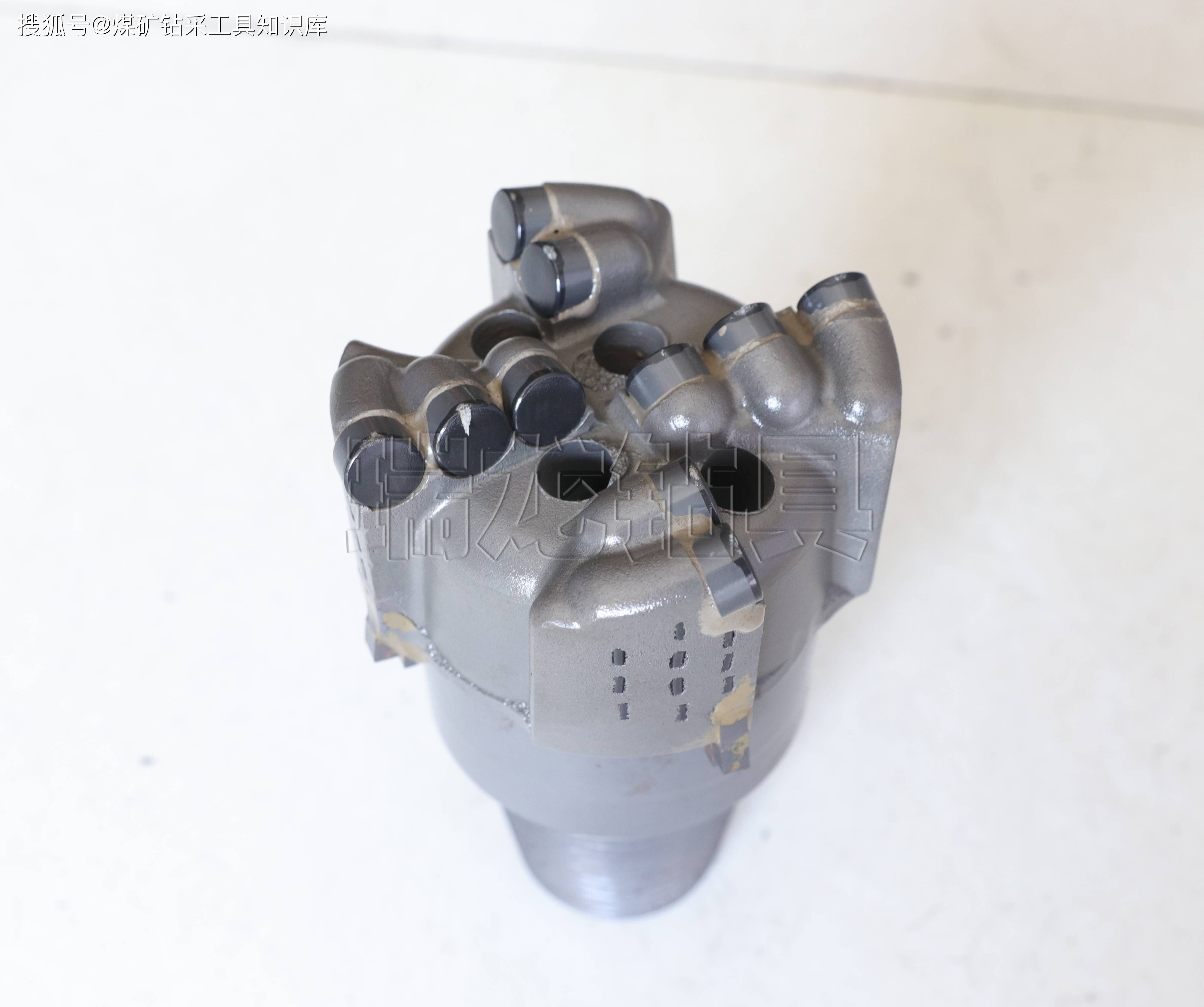 定向扩孔钻头在水平定向钻进中的应用分析 瑞龙钻具