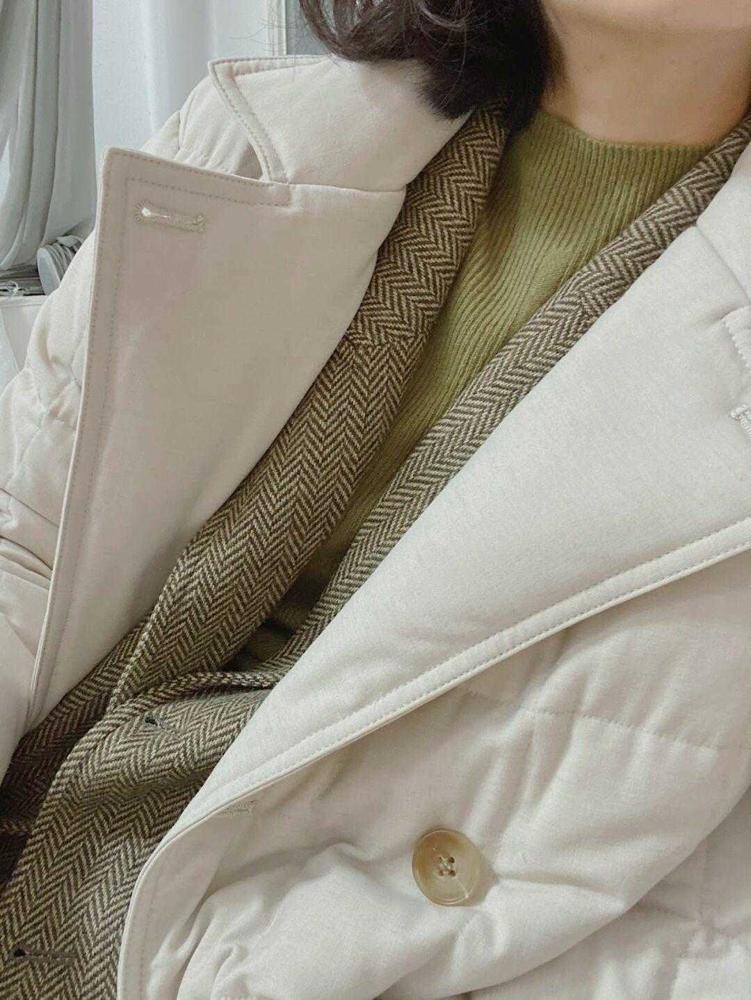 整体 今年火了一种穿法叫“西服套装+羽绒服”，干练利落又实用，太美