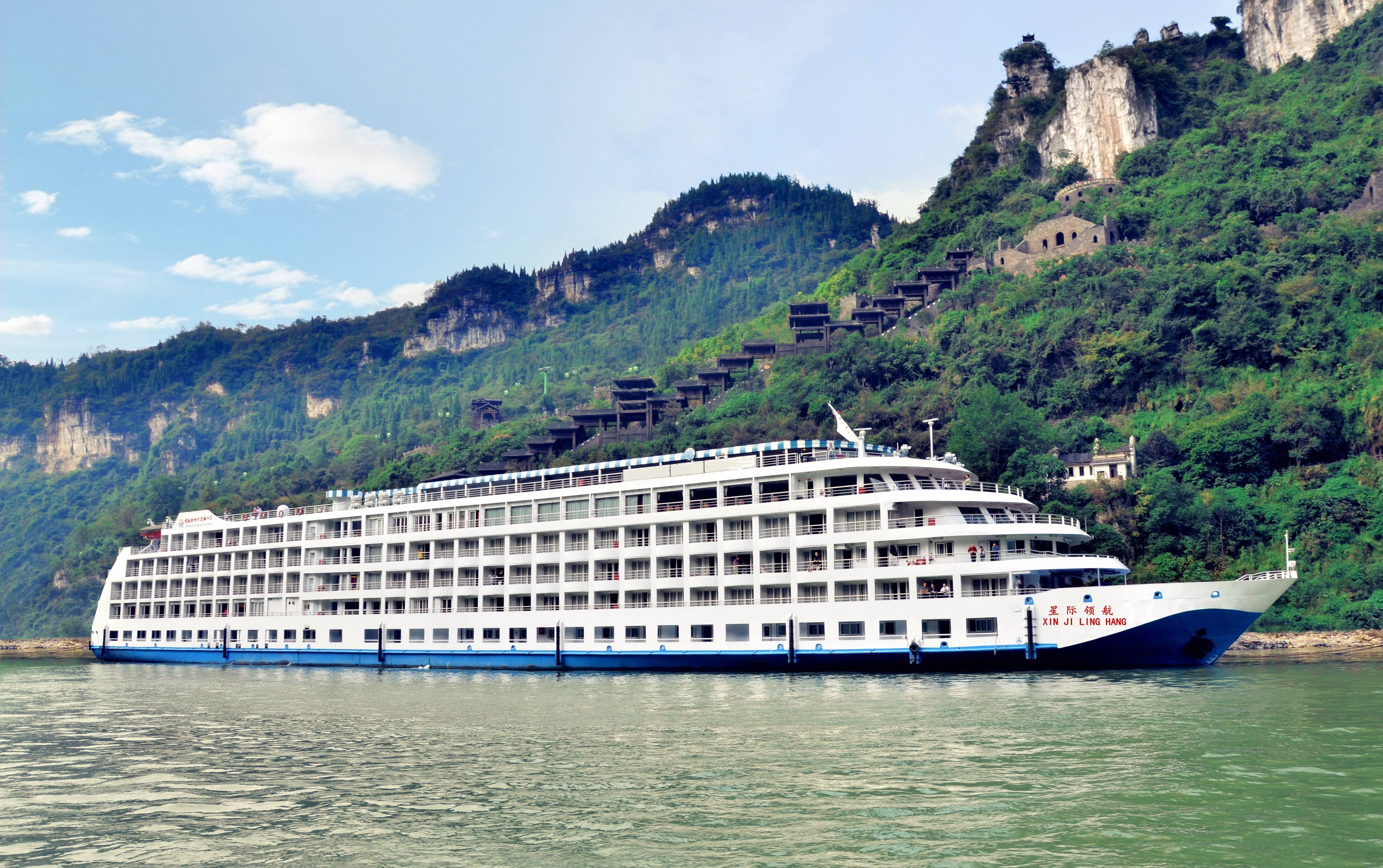 三峡游轮“巨无霸”——华夏神女3号 ＂5·20 ＂首航 这是目前长江三峡上最大有效载客量的豪华邮轮_设计