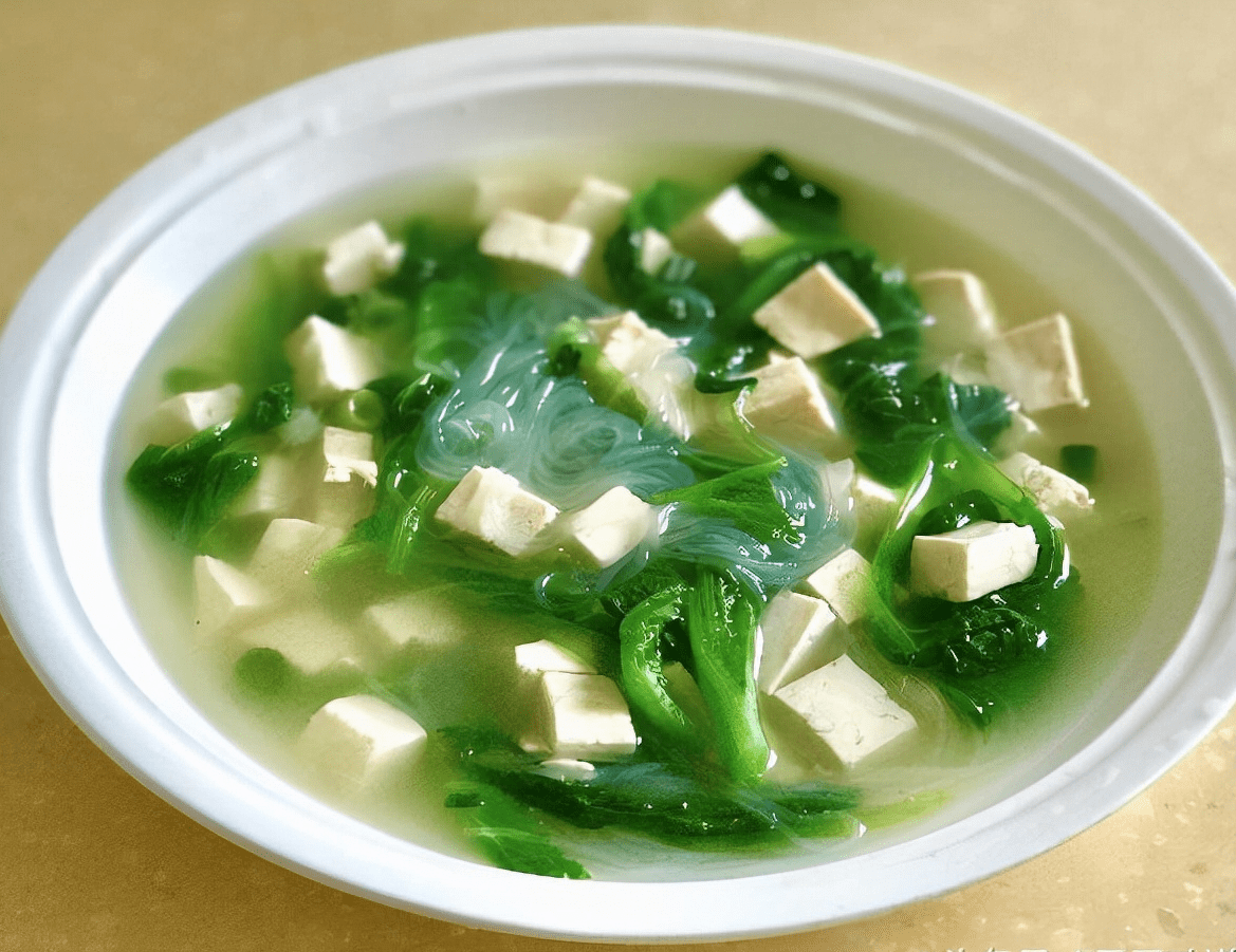 原创朱元璋饿晕在街上大妈送上热汤朱元璋称帝后是怎样感谢恩人的