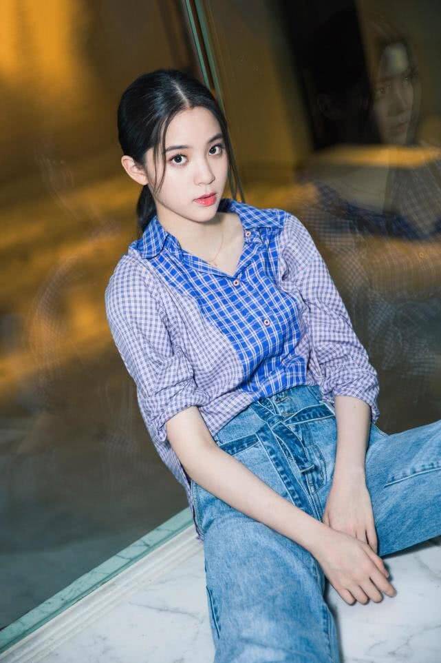 欧阳娜娜身材 c67b029ebd864a679627a677a0af89fa.jpeg