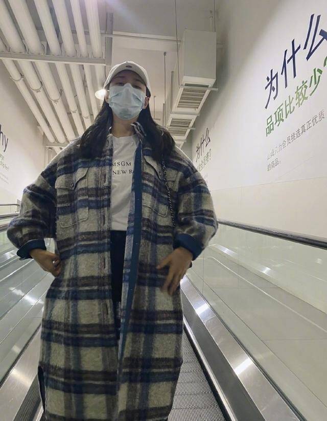 男友视角拍摄 e8d377ae08ba43959de26fa7b097c6da.jpeg