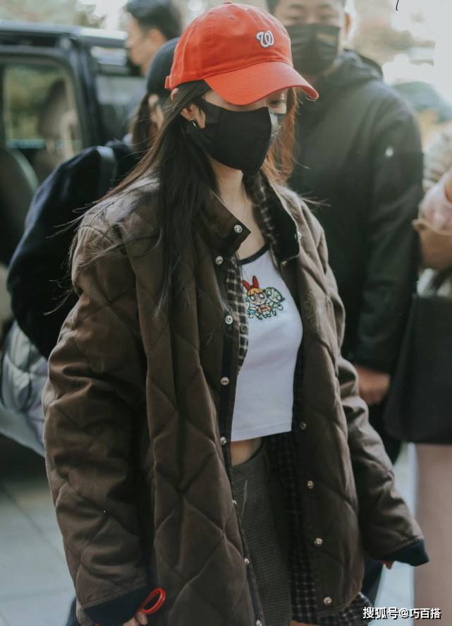 黑色 杨幂仪态进步太多，私服状态好到爆炸，皮肤白到发光