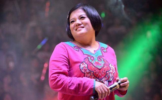 原创山楂妹张月乔被养父母养大成名后亲生父母来认亲被她拒绝