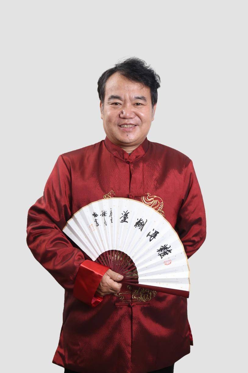 著名学者王岳川说,"世界主义立场使我更为尊重中国文化的源远流长.