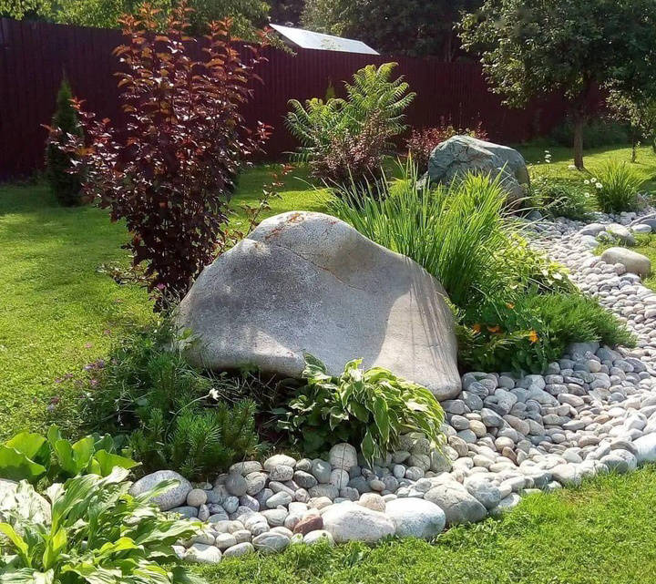 无水却胜有水庭院设计中的旱溪怎么做只需几步就能完成