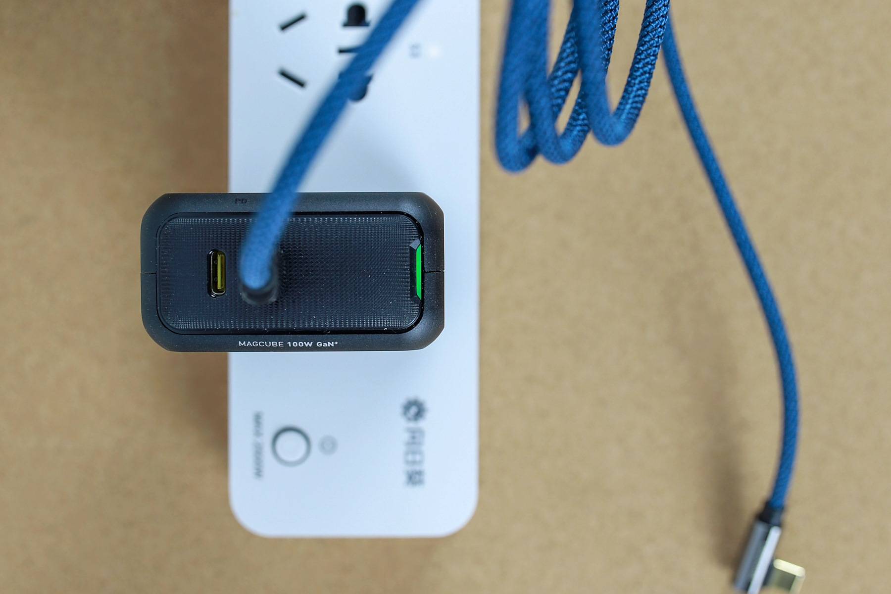 双USB-C智能快充,Aohi Magcube 100W氮化镓快充体验