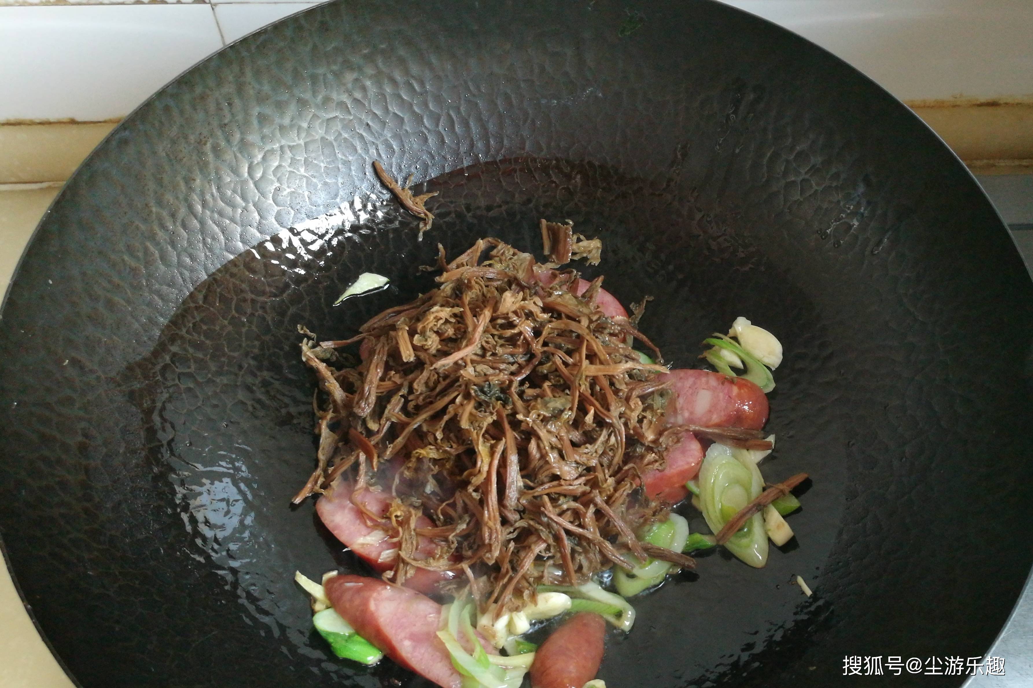 怎样晒梅干菜用什么菜做好吃 83d401cafa95493796422bfca37d1cd3.jpeg