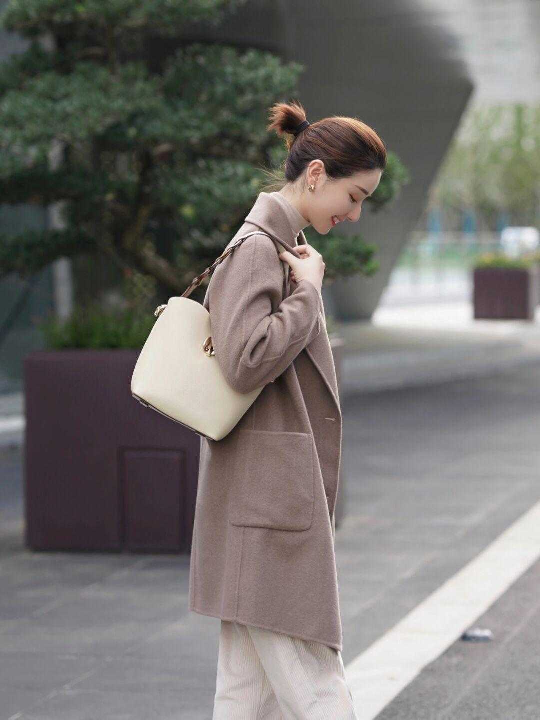 颜色 冬天穿大衣不要将就，试试这几款，简约利落又高级，照着穿准没错