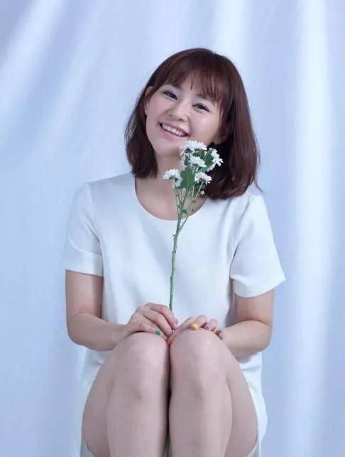 揭秘女演员钱芳和导演老公的甜蜜生活,育有一女,经常带女儿探班_周琳