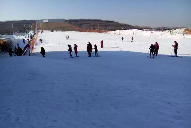 滑雪季来了,洛阳伊龙滑雪场,2万平米等你_郭寨_路线_花园