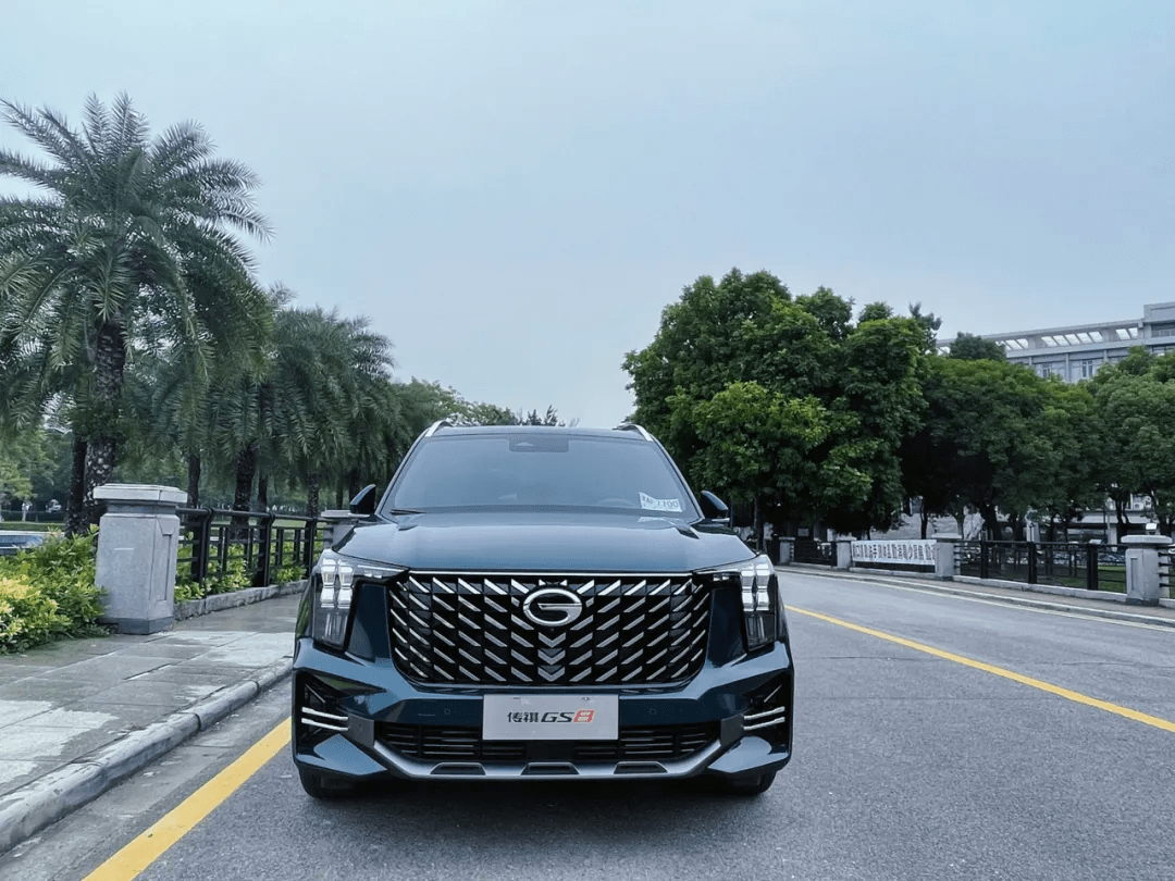 大空间,高舒适度,全新一代广汽传祺gs8将于12月12日上市!