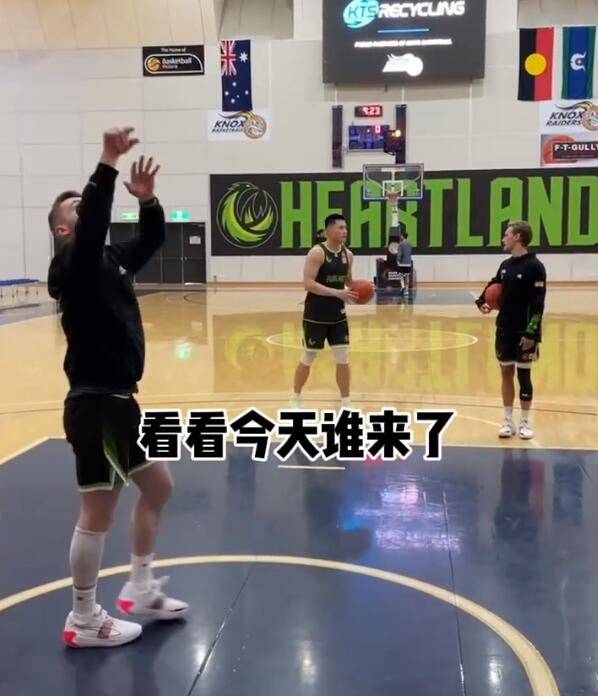 李弘|李弘权连续2场无缘球队大名单！球队2锋线阵容成阻碍，克里克太强